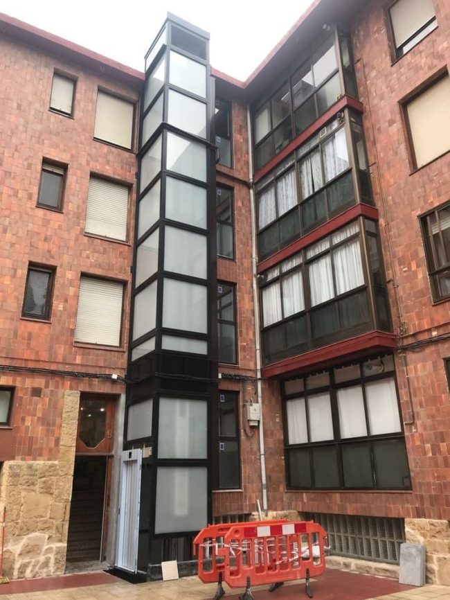 Ascensor desde el exterior