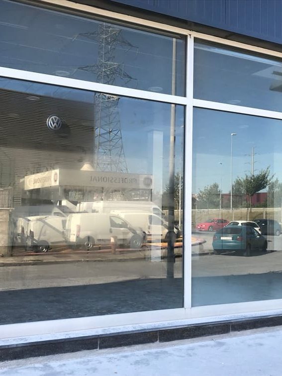 Escaparate de Automóviles Galindo