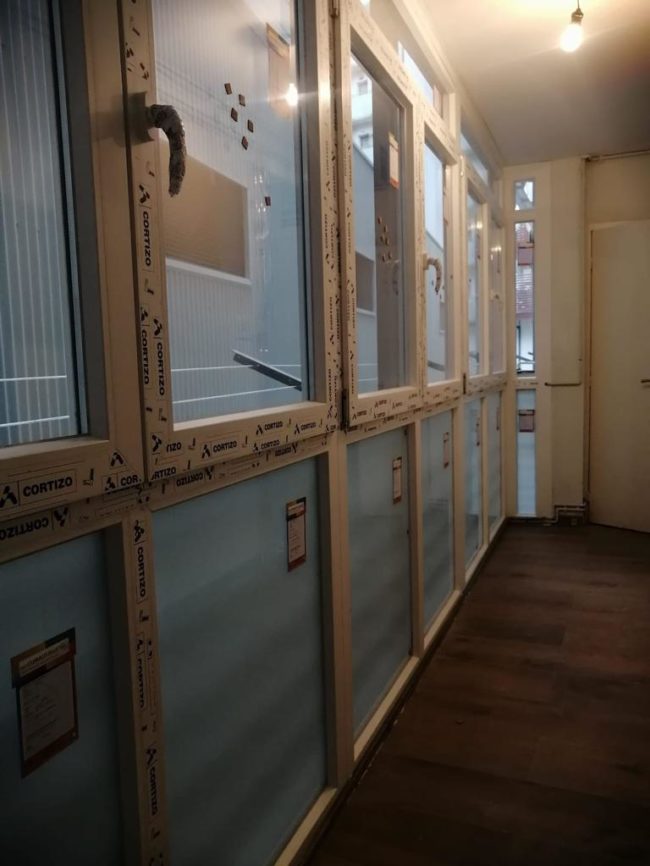 Cierre de galería en Bilbao con perfilaría PVC