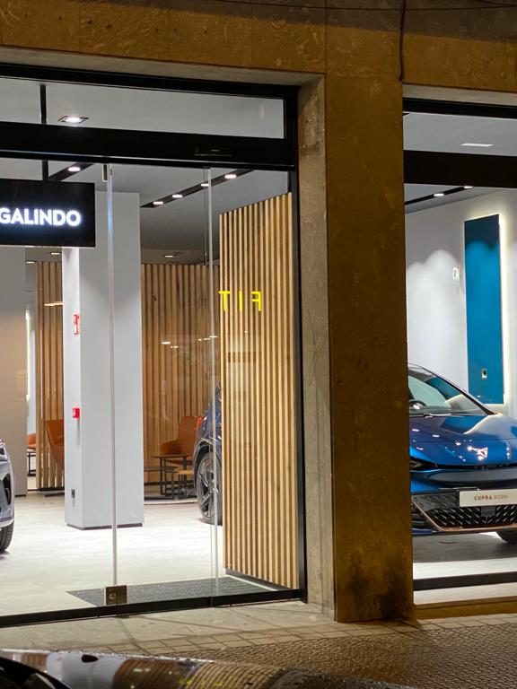 Obra en el nuevo concesionario Cupra de Bilbao